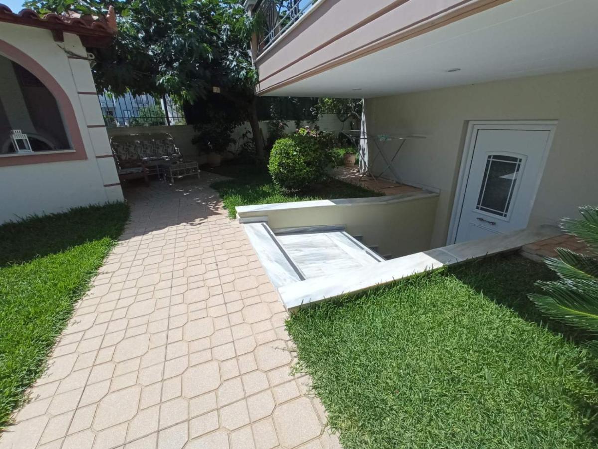 Flat With Garden Near Sea, Port And Airport Apartment Artemida  Ngoại thất bức ảnh