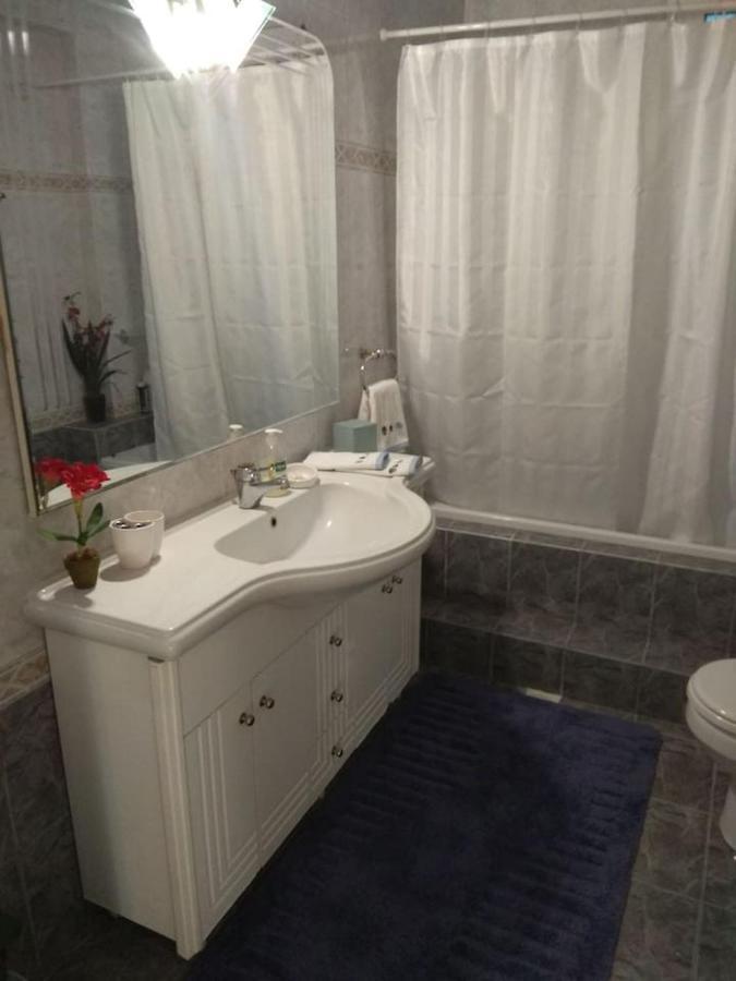 Flat With Garden Near Sea, Port And Airport Apartment Artemida  Ngoại thất bức ảnh